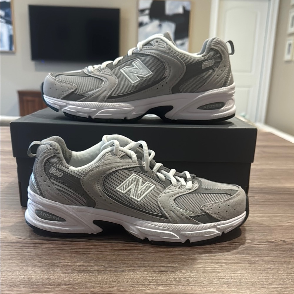 New Balance 530 grey/white Women 7.5 BL